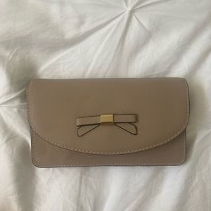 BNWOT callitspring beige and gold bow clutch/wallet